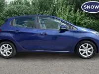 Used Peugeot 208 Active 82 HP (60 kW) 2017 Blue Hatchback