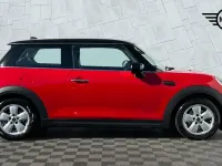 Usado Mini Cooper Classic 134 HP (98 kW) 2023 Vermelho Citadino