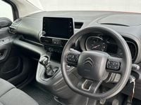 Used Citroën Berlingo 100 HP (73 kW) 2021 Red MPV