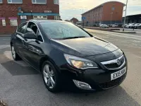 Used Vauxhall Astra SRi 100 HP (73 kW) 2015 Black Hatchback