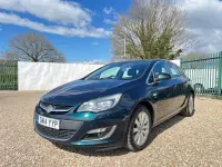 Used Vauxhall Astra Elite 165 HP (121 kW) 2014 Green Hatchback