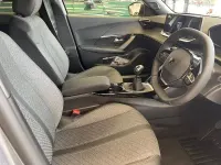 Nouă Peugeot 2008 Allure 100 CP (73 kW) 2026 Gri SUV