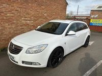 Used Vauxhall Insignia SRi 2011 White Estate