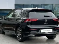 Second-hand VW Golf VIII Edition 130 CP (95 kW) 2023 Negru Hatchback