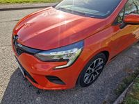 Used Renault Clio V Iconic 2022 Orange Hatchback