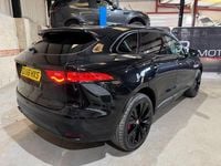 Second-hand Jaguar F-Pace R-Sport 180 CP (132 kW) 2016 Negru SUV