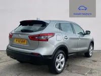 Used Nissan Qashqai Acenta Premium 140 HP (102 kW) 2019 Silver SUV