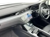 Begagnad Audi Q8 e-tron Sport 250 kW (340 HK) 2023 Vit SUV