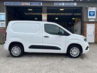 Used Vauxhall Combo Sportive 100 HP (73 kW) 2019 White MPV