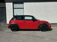 Używany Mini Cooper Hatch 134 KM (98 kW) 2023 Czerwony Hatchback