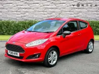 Used Ford Fiesta Zetec 82 HP (60 kW) 2015 Red Hatchback