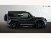 Usado Land Rover Defender HSE Dynamic 249 HP (183 kW) 2022 Preto SUV