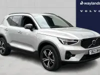 Usado Volvo XC40 Plus 161 CV (118 kW) 2023 Plateado SUV