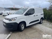 Usado Citroën Berlingo 100 CV (73 kW) 2023 Blanco Monovolumen