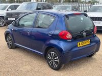 Used Toyota Aygo 67 HP (49 kW) 2008 Blue Hatchback