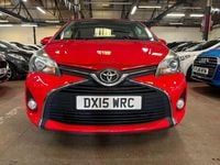 Used Toyota Yaris 99 HP (72 kW) 2015 Red Hatchback