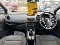 Begagnad Vauxhall Meriva 130 HK (95 kW) 2011 Silver Minibuss