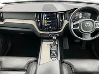 Used Volvo XC60 Inscription 250 HP (183 kW) 2018 Silver SUV