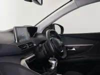 Used Peugeot 3008 Allure 130 HP (95 kW) 2019 Red SUV