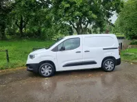 Second-hand Vauxhall Combo Edition 100 CP (73 kW) 2019 Alb Monovolum
