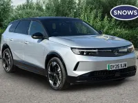 Used Vauxhall Grandland Ultimate 156 kW (213 HP) 2025 Silver SUV