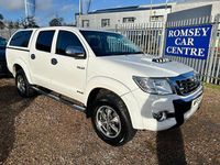 Used Toyota HiLux 171 HP (125 kW) 2015 White Pickup