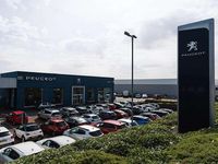 Used Land Rover Range Rover evoque SE 178 HP (130 kW) 2018 Red SUV