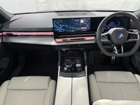 New BMW 550e M Sport 482 HP (354 kW) 2025 Black Estate