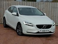 Used Volvo V40 Momentum 122 HP (89 kW) 2018 White Hatchback