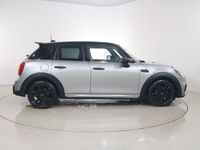 Usado Mini Cooper Hatch 134 HP (98 kW) 2023 Prateado Citadino