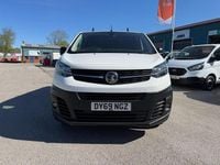 Second-hand Vauxhall Vivaro S 2020 Alb Monovolum