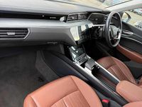 Usado Audi Q8 e-tron Sport 250 kW (340 CV) 2023 Gris SUV