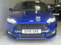 Usado Ford Focus ST 250 CV (183 kW) 2016 Azul Utilitario