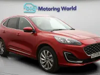 Begagnad Ford Kuga Vignale 224 HK (164 kW) 2023 Röd SUV