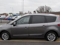 Usado Renault Grand Scénic IV Dynamique 110 HP (80 kW) 2016 Cinzento Monovolume