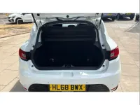 Used Renault Clio Iconic 90 HP (66 kW) 2019 White Hatchback