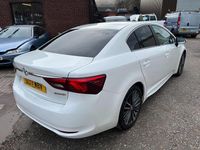Used Toyota Avensis Design 147 HP (108 kW) 2017 White Sedan