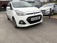 Used Hyundai i10 Premium 66 HP (48 kW) 2015 White Hatchback