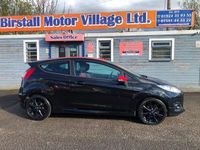 Usado Ford Fiesta Zetec 140 HP (102 kW) 2014 Preto Citadino