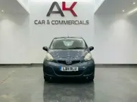 Usado Toyota Aygo 67 CV (49 kW) 2011 Gris Utilitario