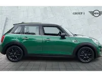 Usado Mini Cooper Classic 136 CV (100 kW) 2019 Verde Utilitario