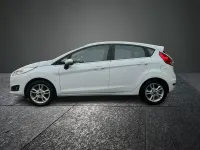 Käytetty Ford Fiesta Zetec 2015 Valkoinen Viistoperä