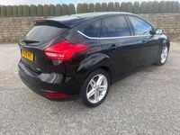Used Ford Focus Zetec 125 HP (91 kW) 2015 Black Hatchback
