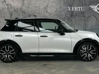 Used Mini Cooper Hatch 113 kW (154 HP) 2026 White Hatchback