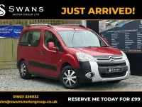 Used Citroën Berlingo XTR 90 HP (66 kW) 2011 Red MPV