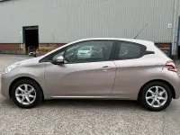 Second-hand Peugeot 208 Active 68 CP (50 kW) 2013 Roz Hatchback