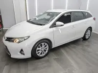 Used Toyota Auris 90 HP (66 kW) 2014 White Estate