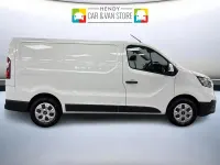 New Renault Trafic 2026 Glacier white MPV