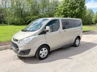 Usado Ford Tourneo 2018 Plateado Monovolumen