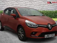 Used Renault Clio IV Dynamique 2017 Red Hatchback